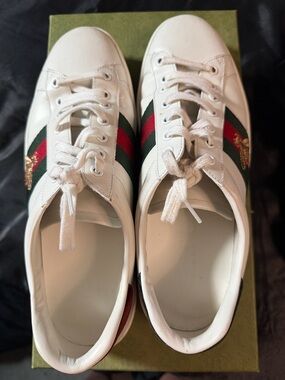 Gucci White Leather Sneakers with Green and Red Web Stripe